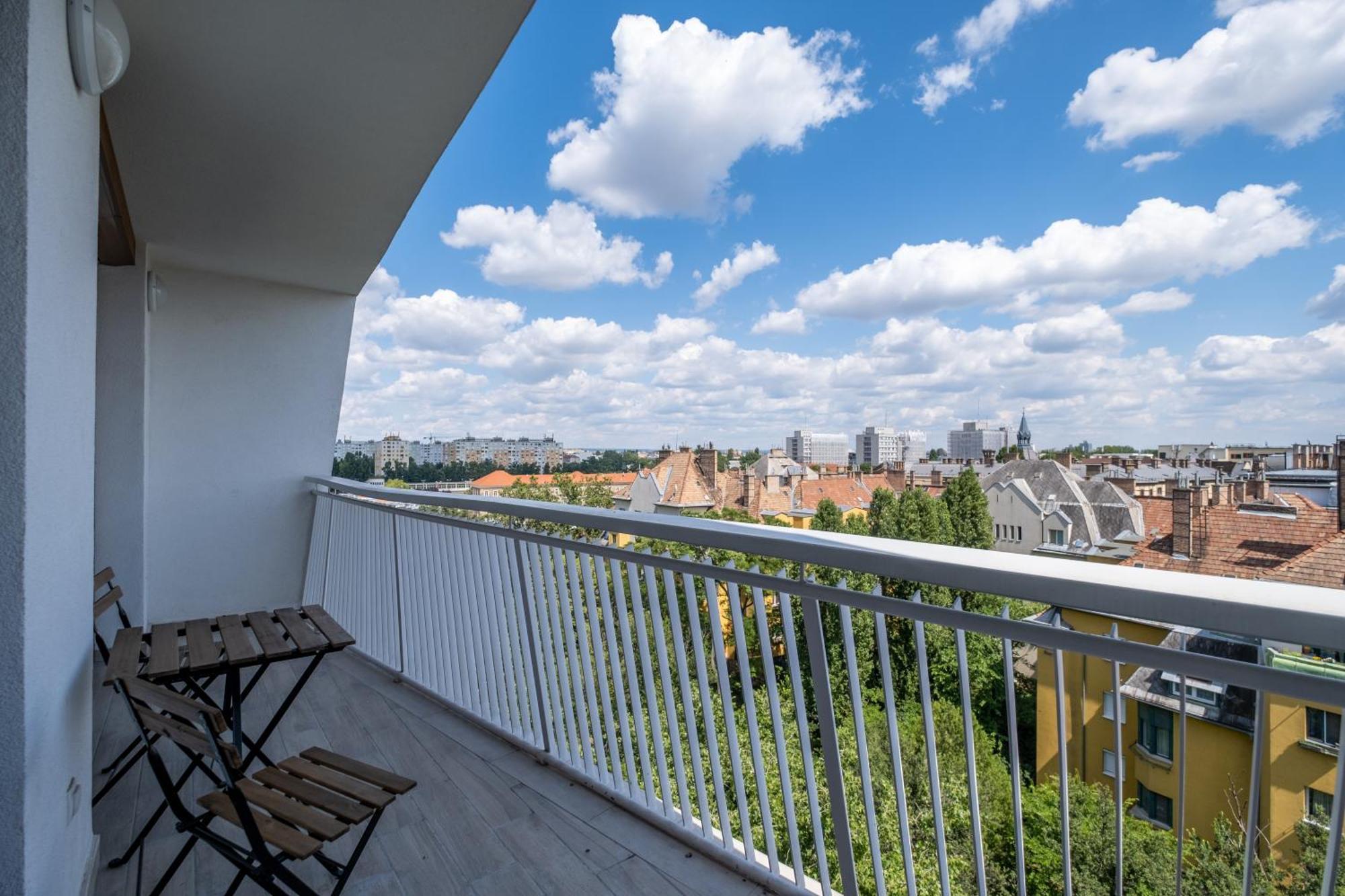 T7 Apartments Modern And Comfortable — Photos 3